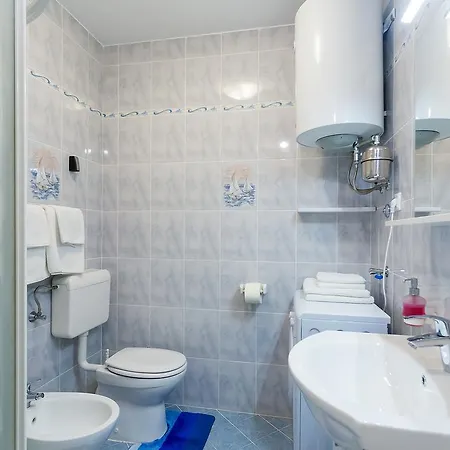 Apartment Ivana,Mali Maj Porec Exterior photo